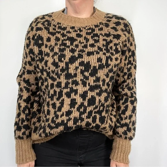 Old Navy Sweaters Old Navy Leopard Print Cozy Sweater Medium